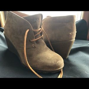 Sperry Ankle Booties, 8M. Taupe.